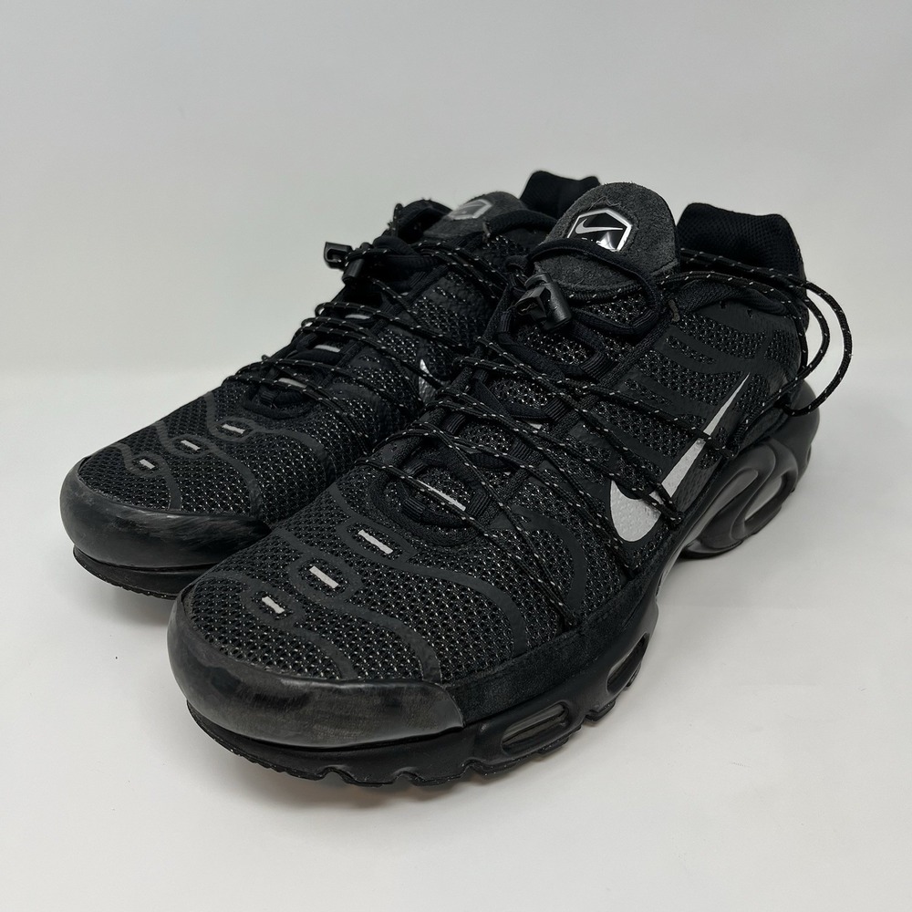 Nike Air Max Plus Utility Triple Black Mens Size 10 FD0670-001 Lace Toggle Tn